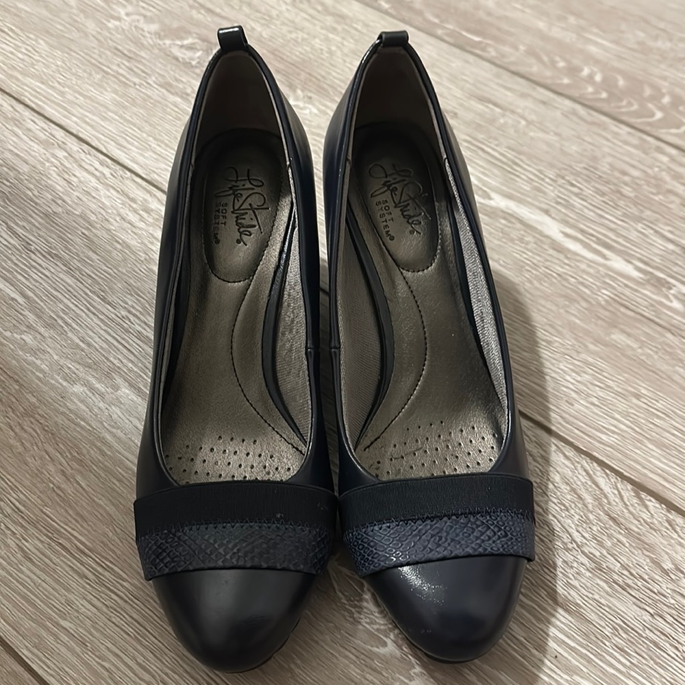 Life Stride soft system Blue wedge heel dress shoe size 9 1/2 M